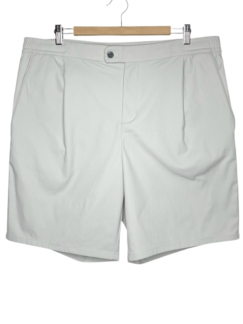 Vuori Cascade Elastic Waist Shorts size 38